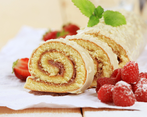 Klassische Biskuitroulade