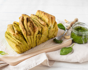 Fini’s Feinstes Pesto-Zupfbrot