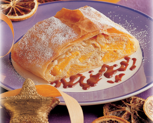 Orangenstrudel mit Schokosauce