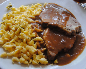 Rindschnitzerl mit Spätzle