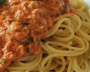 Spaghetti mit Thunfisch-Tomaten Sauce