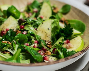 Salat vom Apfel und Granatapfel