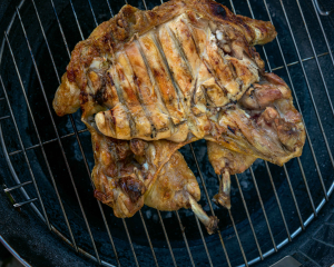 Butterfly-Hendl mit Erdäpfel-Pilz-Gröstl 