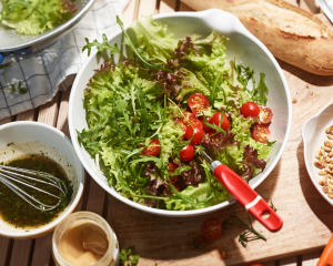 Sommerlicher Salat mit Würze-Dressing