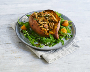 Ofen-Süßkartoffel mit BBQ-Knoblauch-Huhn