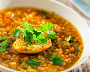 Curry Zwiebelsuppe mit roten Linsen