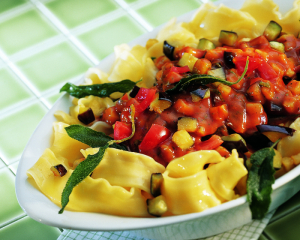 Tagliatelle in Melanzani-Tomatensauce