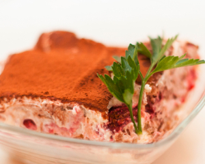 Tiramisu mit Balsamico Himbeeren