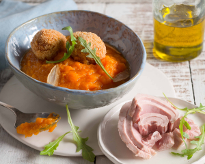 Erdäpfel-Thunfisch-Kroketten mit Karottencreme