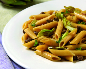 Penne Rigate mit Rindfleisch, Artischocken und Majoran