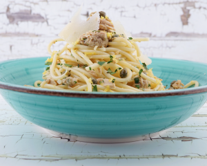 Thunfisch-Pasta mit Zitrone und Kapern