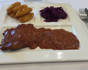 Rindschnitzel in Rotweinsauce