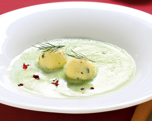 Kräutersuppe mit Dill-Grießknöderl