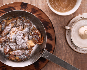 Kaiserschmarrn mit Rumrosinen und Mohneis