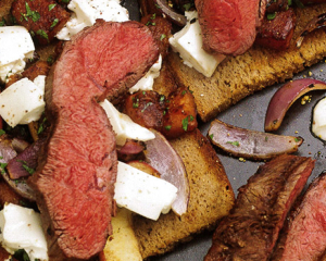 Flat Iron Steak & Schwarzbrot mit Kürbisgemüse