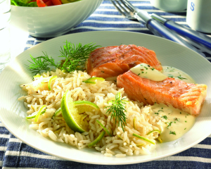 Schneller Lachs an Limettenreis