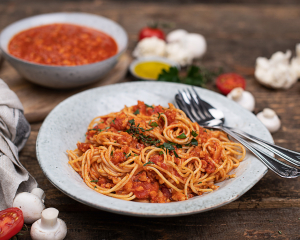 Recheis Vollkornspaghetti mit Karfiol-Bolognese