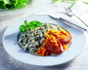 Putenfilets in Safran-Gemüsesaft mit Kräuterrisotto