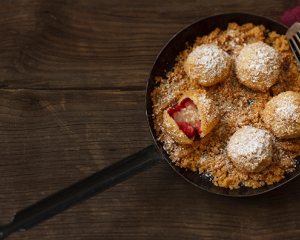 Zwetschkenknödel oder Obstknödel