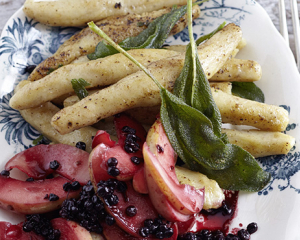 Salbei-Schupfnudeln mit Apfel-Holunder