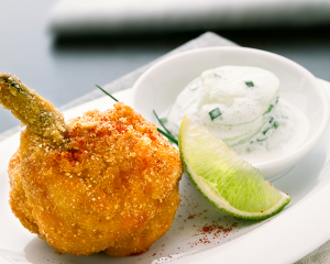 Paprikahuhn mit Rahm-Gurkensalat