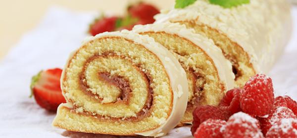 Klassische Biskuitroulade