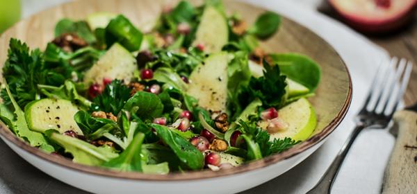 Salat vom Apfel und Granatapfel