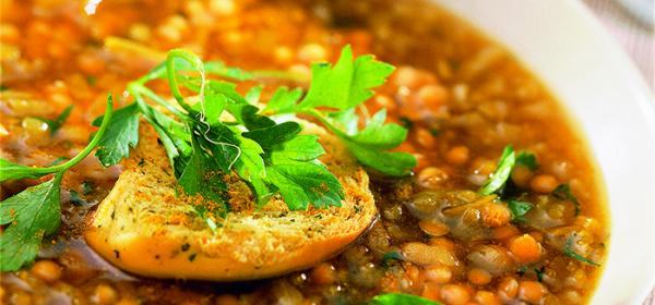 Curry Zwiebelsuppe mit roten Linsen