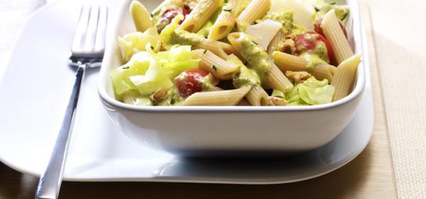 Penne Rigate mit Spitzkohl und Walnüssen