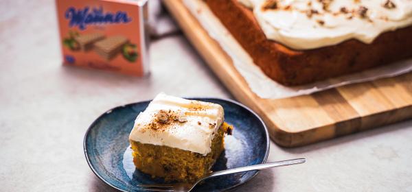 Manner Kürbiskuchen mit Frischkäse Frosting und Neapolitaner Schnitten