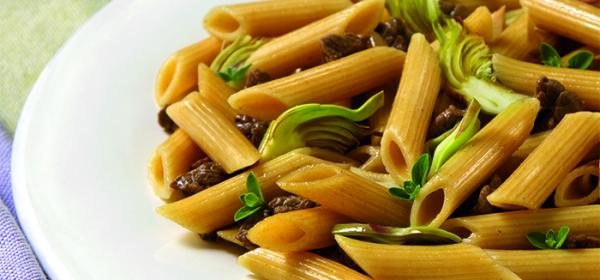 Penne Rigate mit Rindfleisch, Artischocken und Majoran