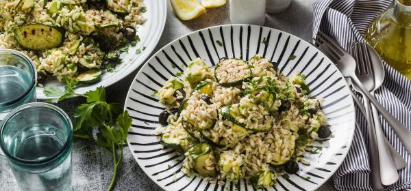 Reissalat mit Zucchini