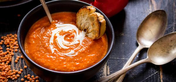 Kürbiscremesuppe mit roten Linsen