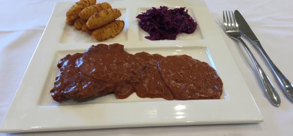 Rindschnitzel in Rotweinsauce