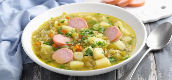 Erbsensuppe mit Frankfurter Würstel