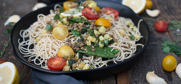 Recheis Dinkel Spaghetti mit Linsen und Gemüse