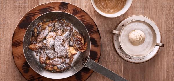 Kaiserschmarrn mit Rumrosinen und Mohneis