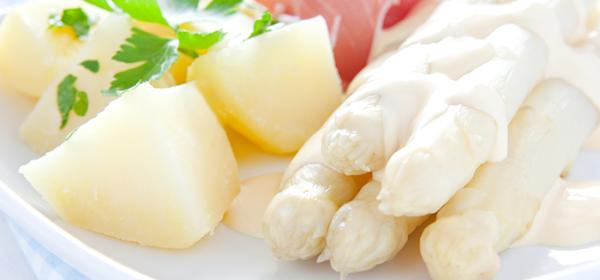 Spargel mit Sauce Hollandaise