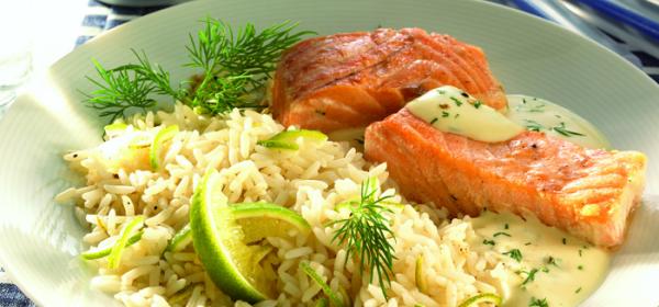 Schneller Lachs an Limettenreis