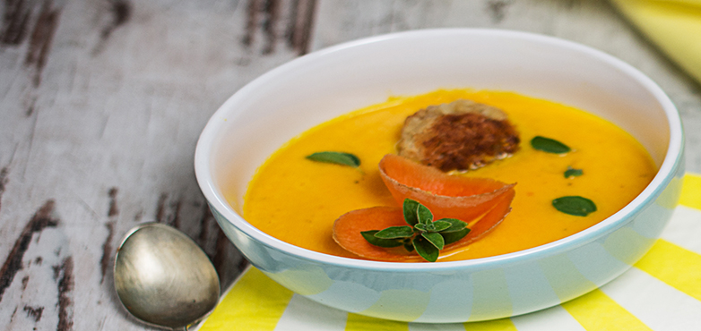 Karottensuppe mit Reisbällchen