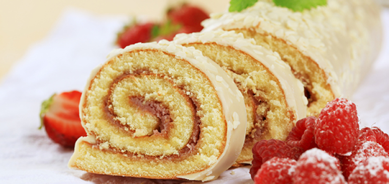 Klassische Biskuitroulade