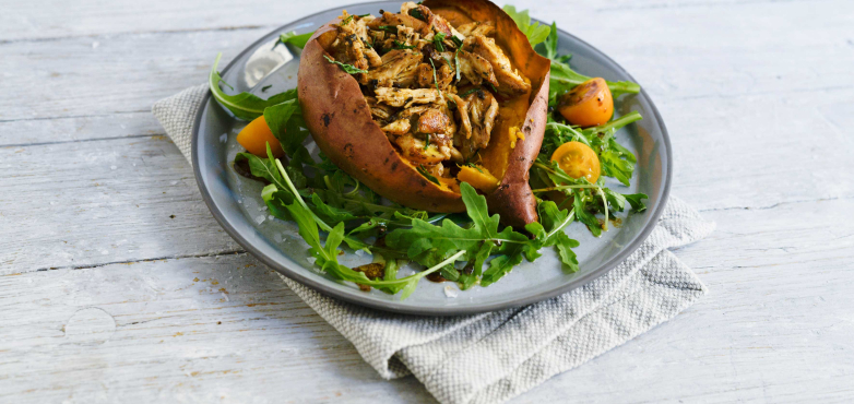 Ofen-Süßkartoffel mit BBQ-Knoblauch-Huhn