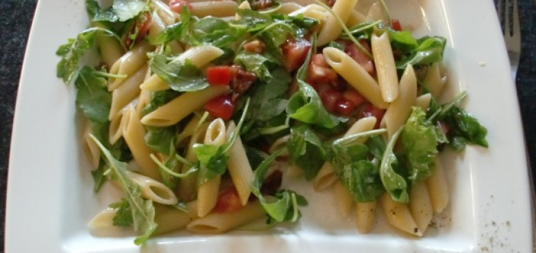 Nudelsalat mit Ruccola