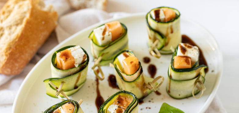 Zucchini-Röllchen mit Melone 