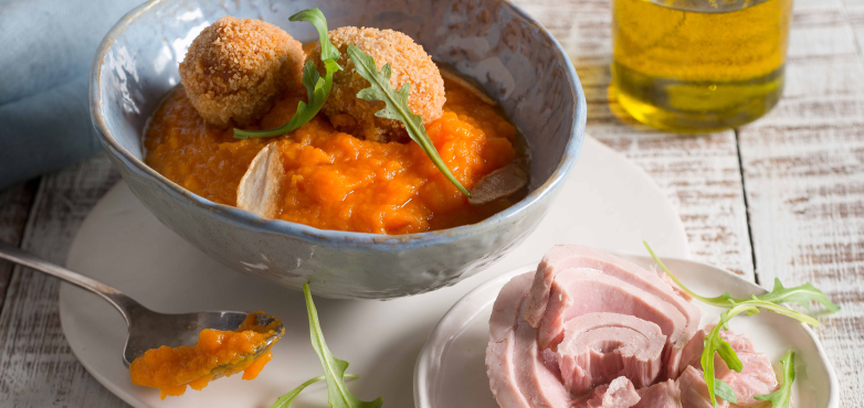 Erdäpfel-Thunfisch-Kroketten mit Karottencreme