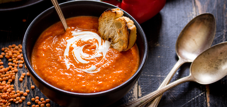 Kürbiscremesuppe mit roten Linsen