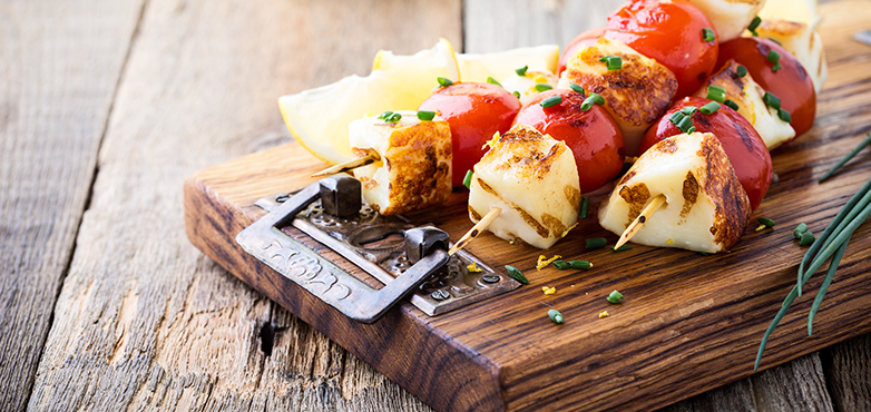 Gegrillte Käse-Tomaten-Spieße