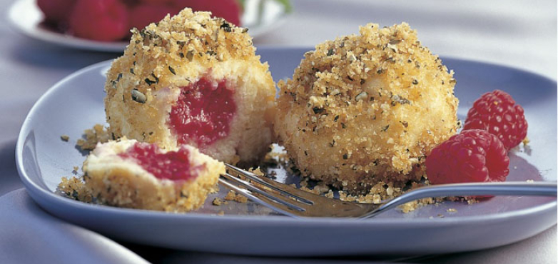 Himbeerknödel mit Kürbiskernöl