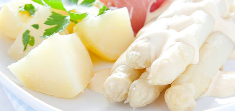 Spargel mit Sauce Hollandaise