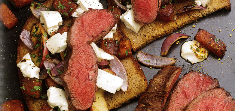 Flat Iron Steak & Schwarzbrot mit Kürbisgemüse